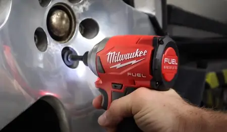 Milwaukee M18 Pole Saw Review in January 2026 - PoleSawGuide