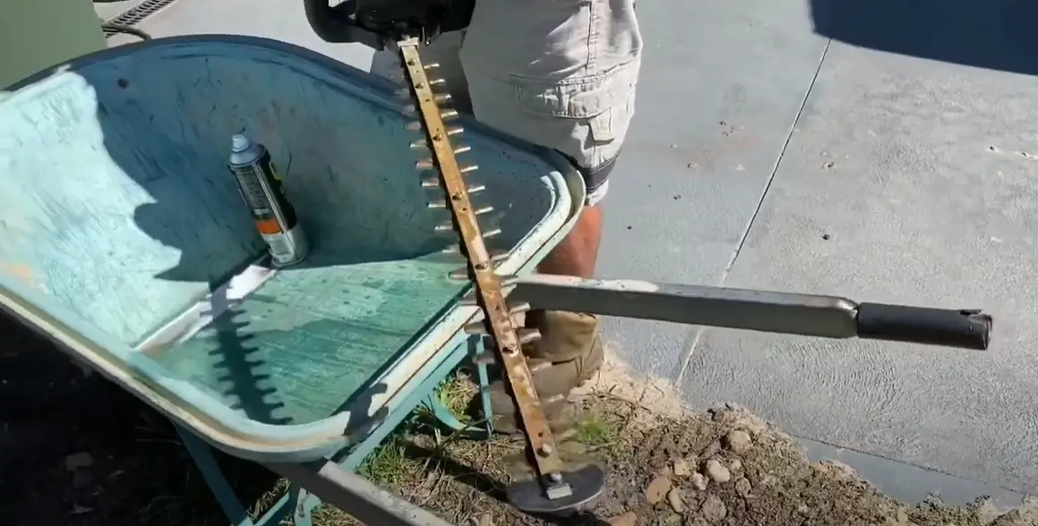 How to Clean Hedge Trimmer Blades? PoleSawGuide